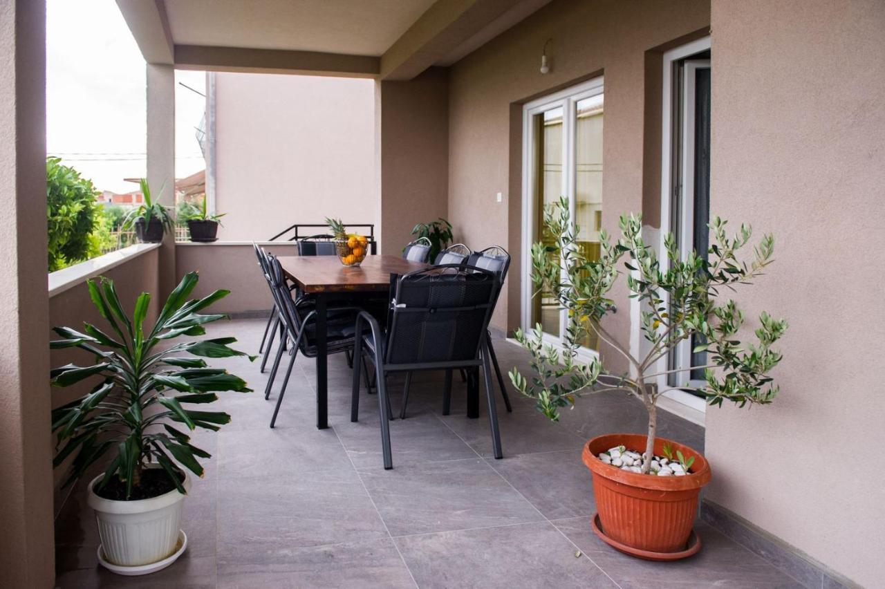 Apartment Lux Elba Kastela Ngoại thất bức ảnh