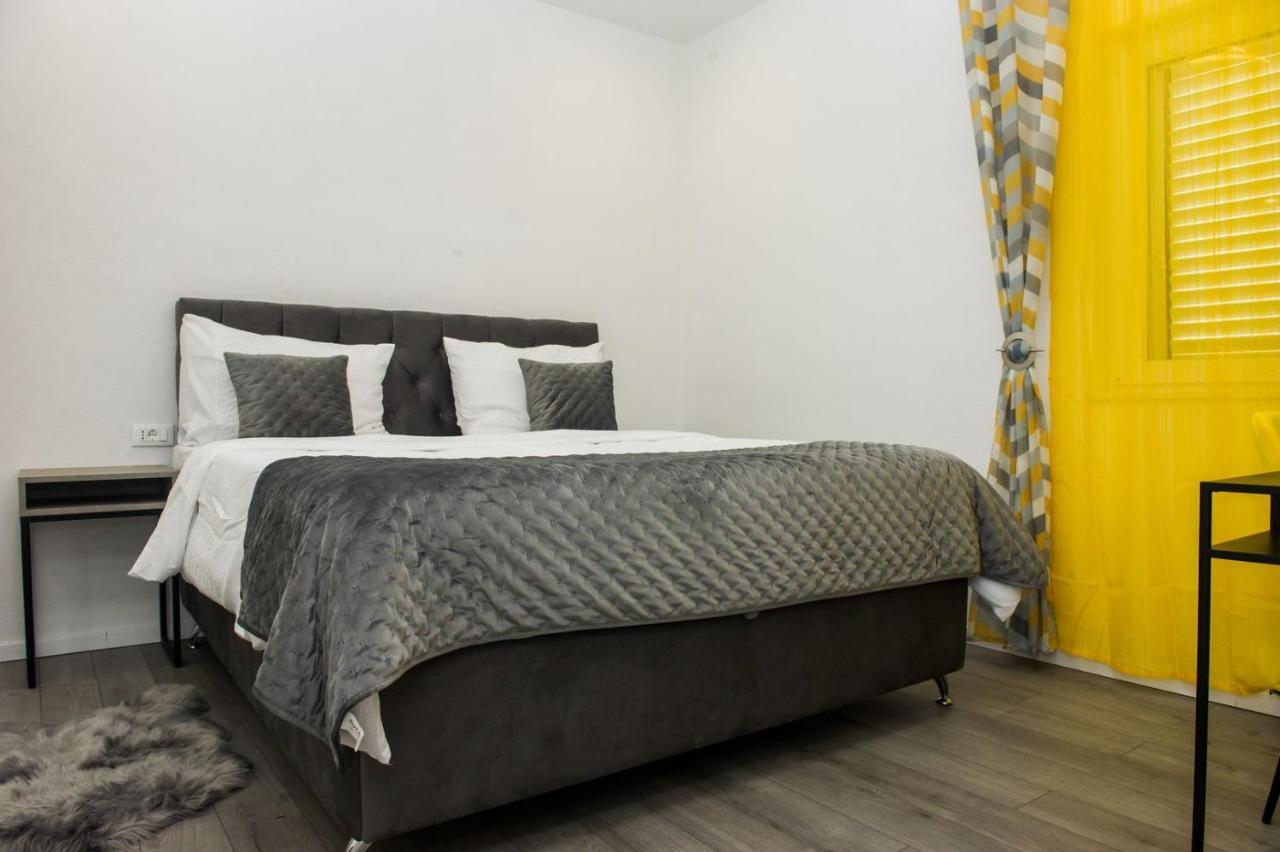 Apartment Lux Elba Kastela Ngoại thất bức ảnh