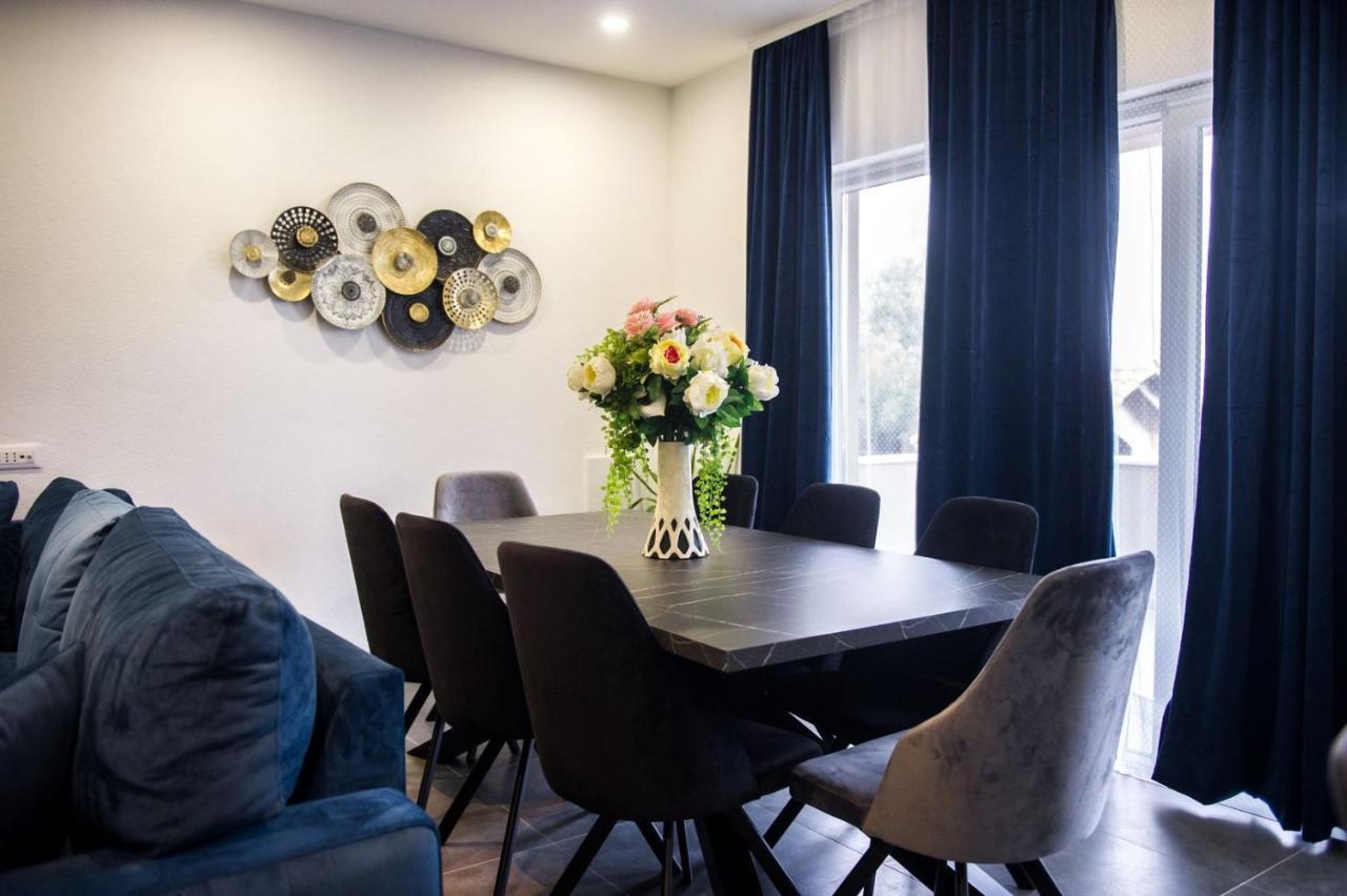 Apartment Lux Elba Kastela Ngoại thất bức ảnh