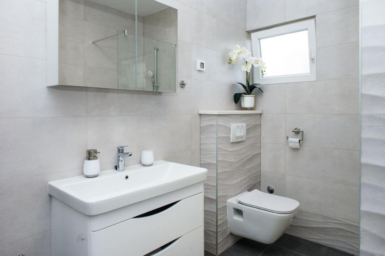 Apartment Lux Elba Kastela Ngoại thất bức ảnh