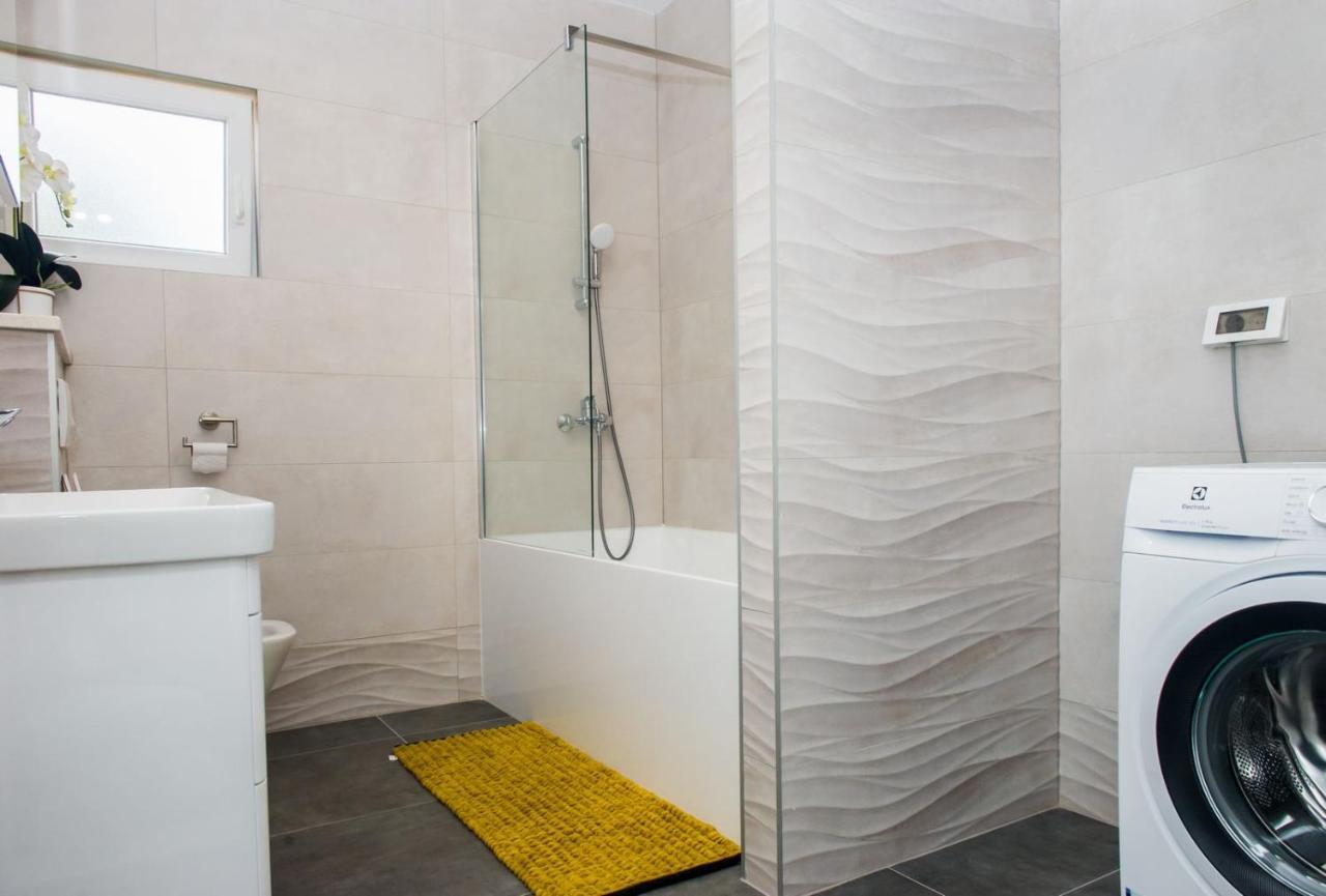 Apartment Lux Elba Kastela Ngoại thất bức ảnh
